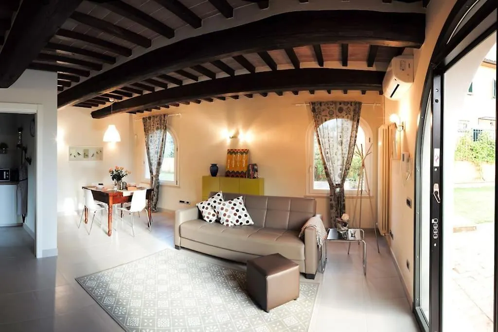 Dependance Petri Villa Uzzano Holiday home