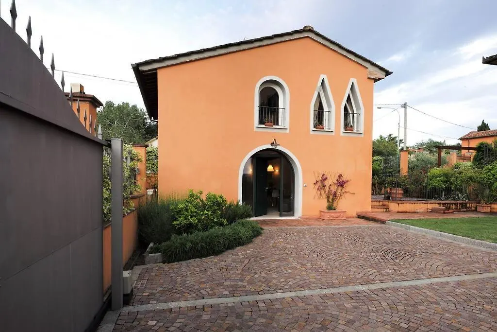 Dependance Petri Villa Uzzano 0*,